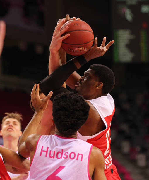 稳守反击 稳守反击