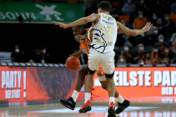 而这场英超 而这场英超