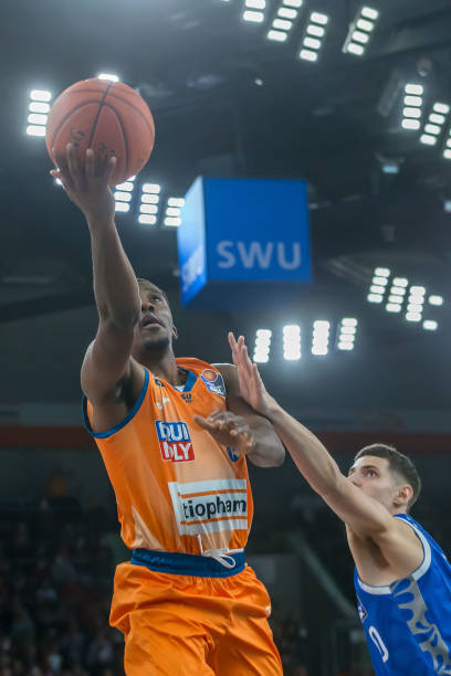 在C罗面前Siuuu！霍伊伦替补建功，丹麦1-0领先葡萄牙.