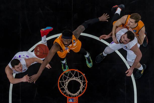 她灵活的转 她灵活的转