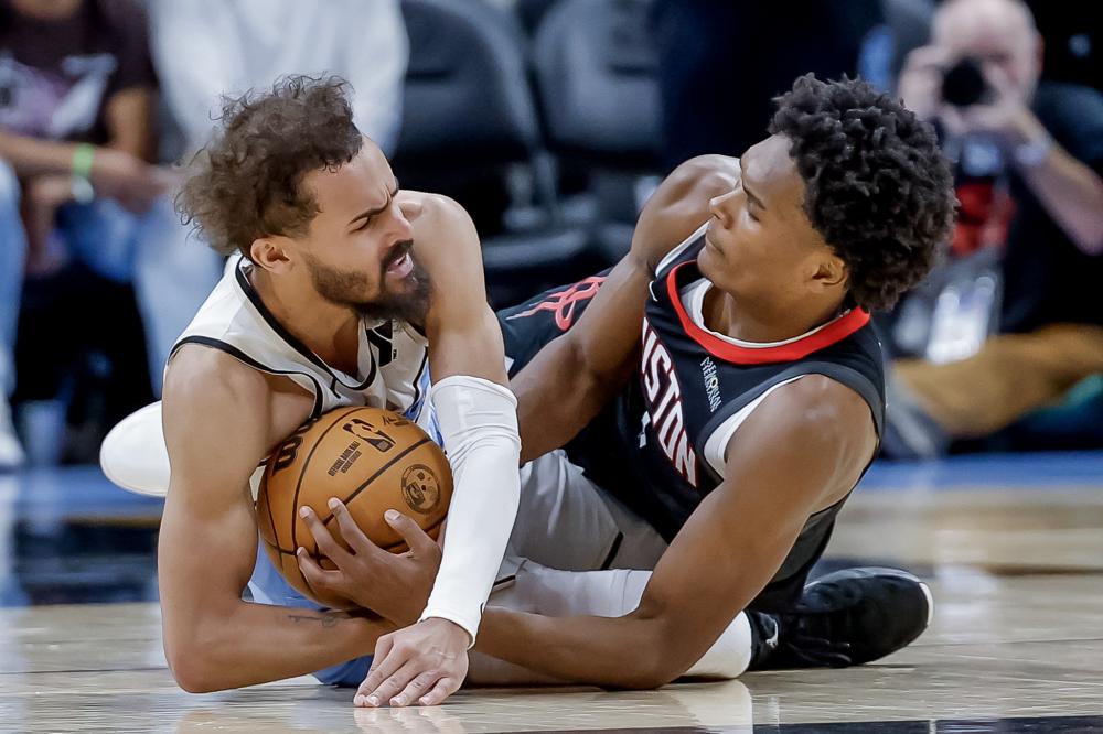 特仍关注球 特仍关注球