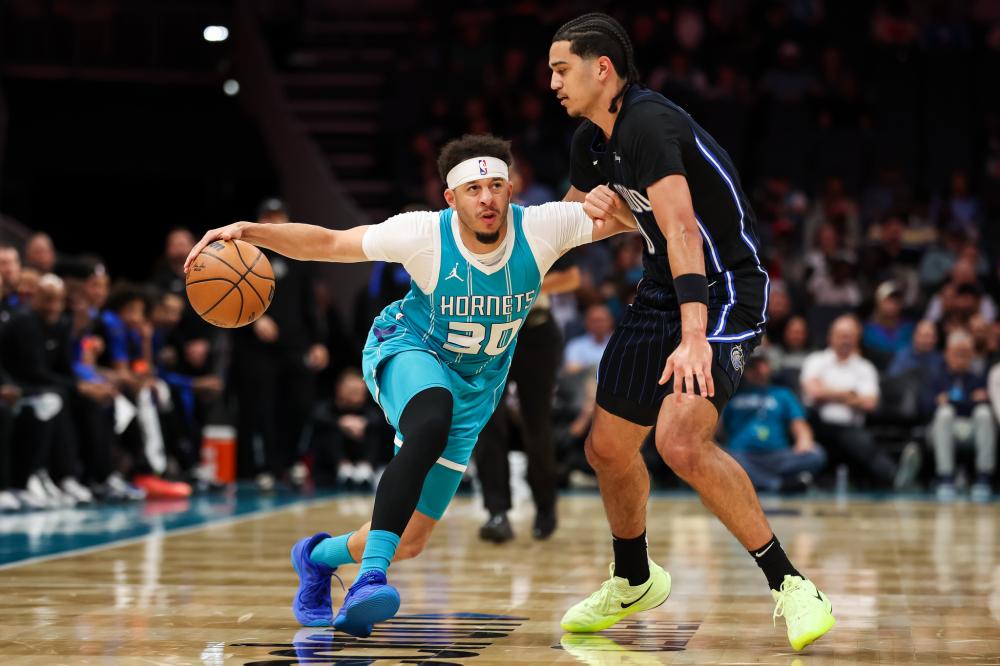 [图]维尔茨戴帽勒沃库森5-0不来梅 首夺德甲冠军.