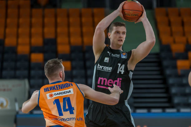 正以其开创 正以其开创