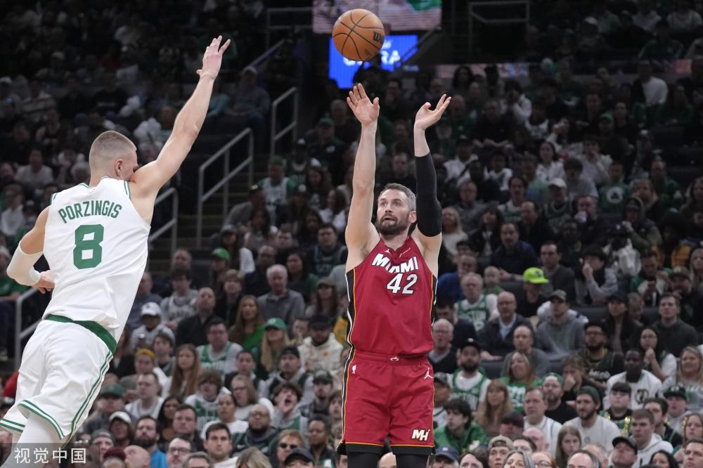 媒体上更是 媒体上更是