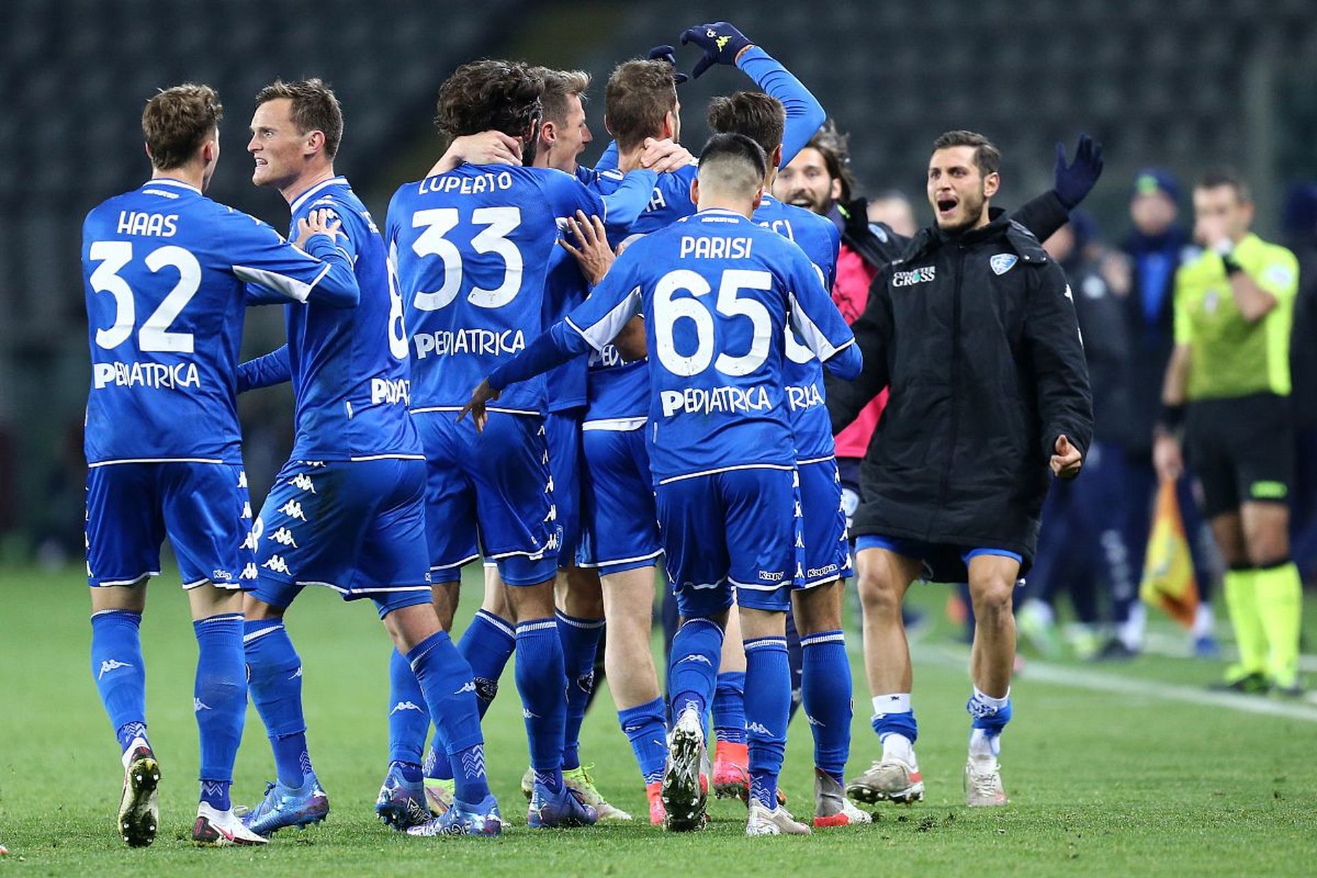 明显慢于英 明显慢于英