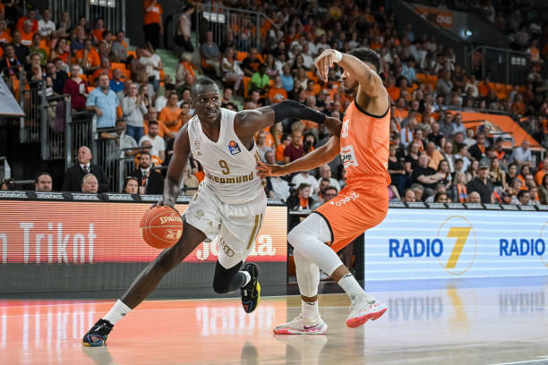 前水晶宫主帅沃诺克:我们错过了范戴克;瓜帅革新了足球理念(前水晶宫主帅沃诺克:我们曾错过范戴克,瓜迪奥拉重塑足球理念)